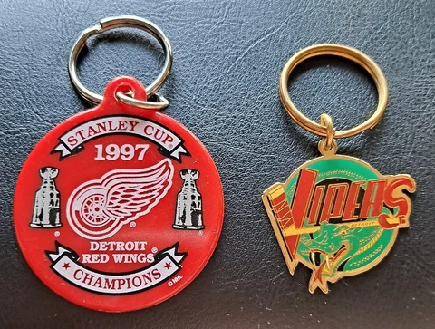 1997 Detroit Red Wings Stanley Cup Champions Keychain, and VIPERS Key Chain NEW! Cover