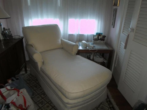 VINTAGE UPHOLSTERED CHAISE LONGUE ORIGINALLY FROM LORD  & TAYLOR NEW YORK Cover