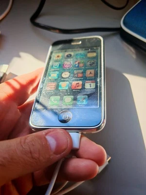 Apple iPhone 3G bianco 16Gb  - Immagine 1 di 4