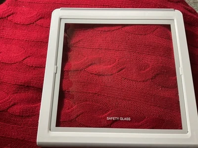 American Fridge Freezer - DAEWOO FRS-U20IAI FREEZER - GLASS SHELF - image 1 of 4