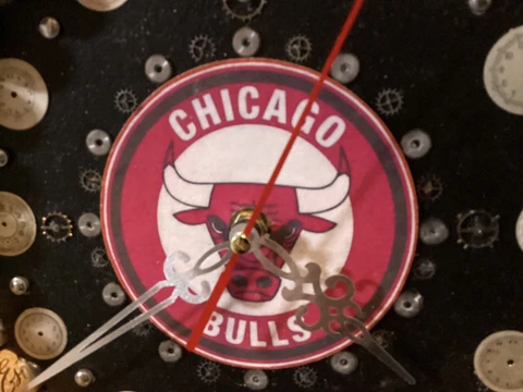 CHICAGO BULLS Wine Cork Wall Clock-Quartz AA-Hand Crafted! NBA Cover