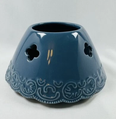 Trébol perforado de colección Yankee Candle Shade Fairy Light con patrón de encaje azul cottagecore Foto 1 de 4