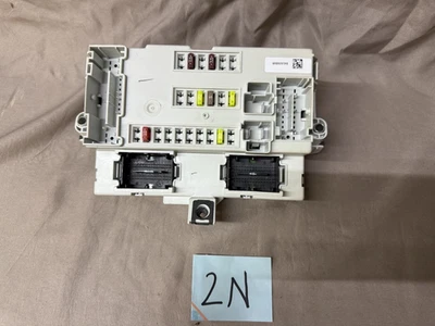 2016 CHRYSLER 200 3.6L ENGINE BODY CONTROL FUSE RELAY MODULE UNIT 68273253AC - Image 1 of 3