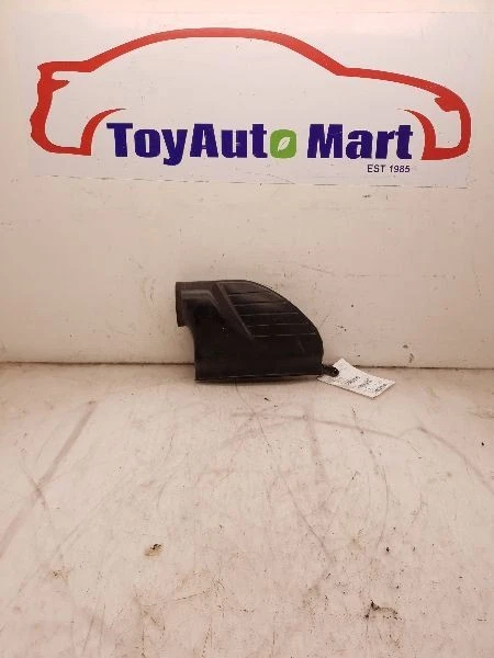 Tubo/resonador filtro de aire Lexus IS300 2002 3,0 L 6 cilindros  Foto 1 de 4