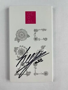 [USA BASED] LOONA HEEJIN SIGNED STUDY MD BOOKLET PHOTOCARD MONTHLY GIRL LOOΠΔ - Picture 1 of 6