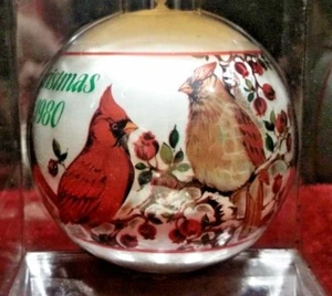 Christmas ornament ( Hummelwerk ) " Christmas Cardinal s " - Satin Unbreakable - Picture 1 of 5