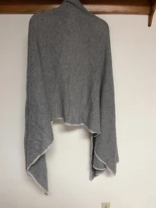 NWT Halogen 100% Super Soft Gray Cashmere Asymmetrical Shawl Wrap Scarf Border - Picture 1 of 7