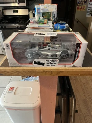 2017 #2 Josef Newgarden Verizon Team Penske escala 1/18 fundido muito raro - Imagem 1 de 4