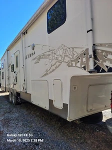 Used 5th Wheel RV Camper at a bargain price - Picture 1 of 27