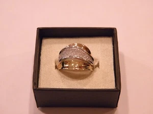 RARE QVC SOLID 14K POLISHED TRI-COLOR 1/10 cttw DIAMOND RING SZ 5 - EXC COND! - Picture 1 of 11