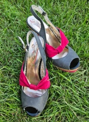 De colección, Y2K Grueso Para Mujer 8.5 Peep Toe Slingbacks Fushia/Negro Licencia Poética Foto 1 de 4