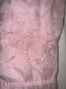 Funda de cama/colcha rosa bordada nueva y funda de almohada tamaño queen - Imagen 1 de 5