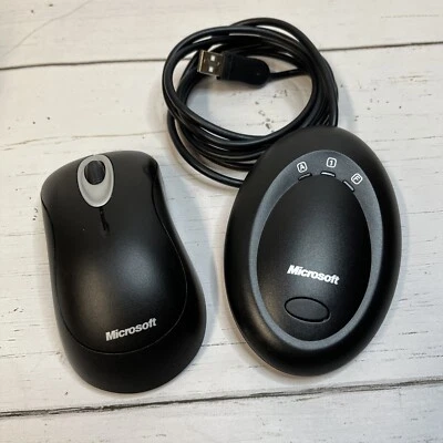 Microsoft Wireless Laser Mouse 2000 with Desktop Receiver 3.1 - Image 1 of 4
