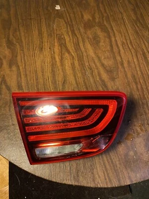 Задняя комбинированная лампа 2019–2020 Kia Sorento левая/со стороны водителя  - Изображение 1 из 4