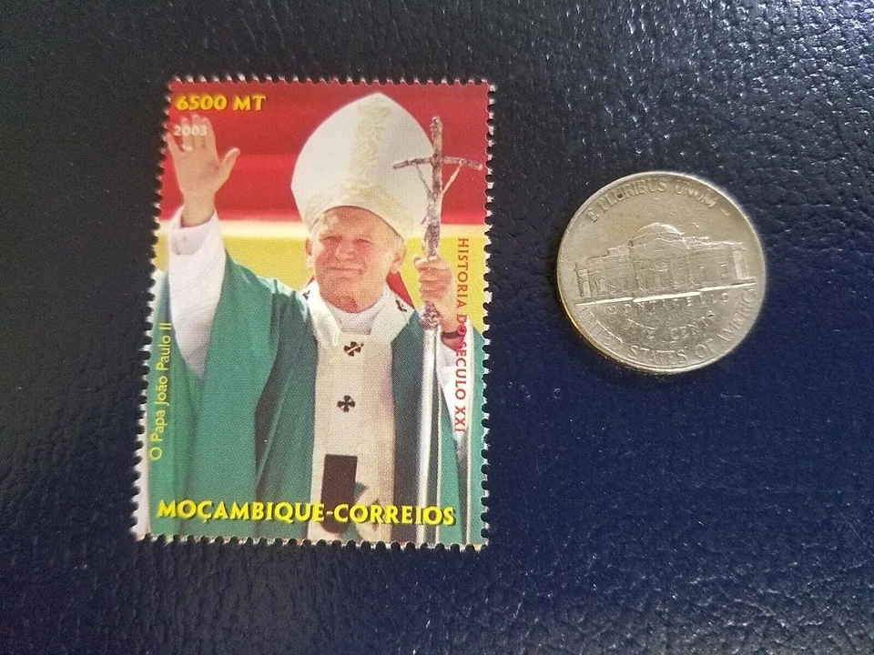 Sello Papa Juan Pablo II ex jefe de la Iglesia Católica 2003 Mocambique Correios Foto 1 de 1
