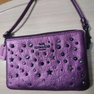 COACH Cuero Púrpura Estrella Fragmento Estuche para Tarjetas Piel Guijarro Cartera Bolso Dije - Imagen 1 de 12