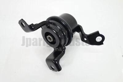 Toyota Genuine 12362-74391 RH Engine Mount RAV4 96-00 - Image 1 of 4