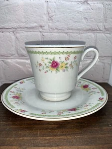 Taza de té y platillo vintage con spray floral de primavera, multicolor, China años 70 - Imagen 1 de 8