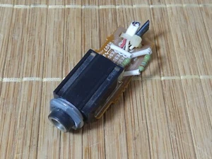 SHARP VZ-3000 MONSTER BOOMBOX PARTS: HEADPHONE OUTPUT BOARD. - Picture 1 of 2