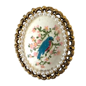 WMCA signierte bemalte ovale Vogel Kamee Brosche Anstecknadel Bluebird - goldfarben ~ 2 Zoll - Bild 1 von 12