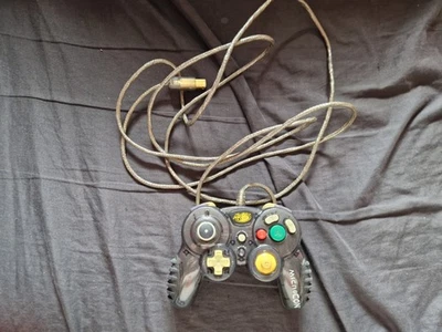 Micro Con Controller by MadCatz for Nintendo Gamecube Grey - Image 1 of 3