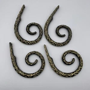 4 Vintage gehämmert Messing geschweift Q Ram Horn Gardinenhalter große Haken 2 Paar - Bild 1 von 6