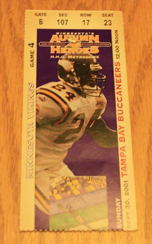 Minnesota Vikings Ticket Stub - September 30 2001 - Cris Carter 125th TD Cover