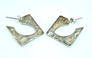 STERLING SILVER HAMMERED 3/4 INCH SQUARE HOOP PIERCED POST EARRINGS - Picture 1 of 3