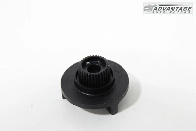 2015-2022 CHRYSLER 300 LEFT OR RIGHT WINDOW REGULATOR SPROCKET GEAR OEM - Image 1 of 4