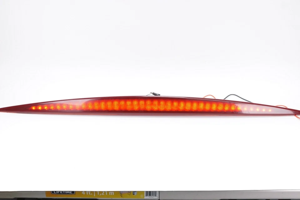 Lámpara de parada de montaje alto con tapa de maletero Cadillac Escalade tercer freno OEM 2002-2006 Foto 1 de 4