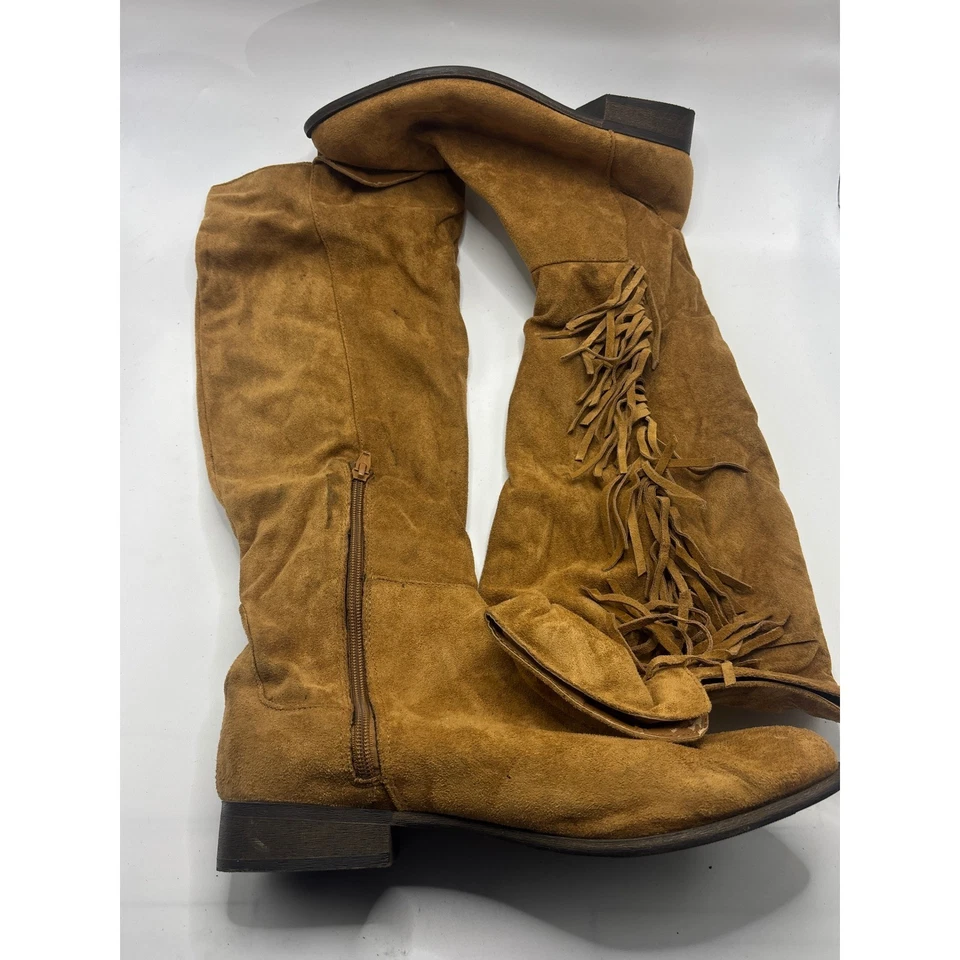 Botas hasta la rodilla Mossimo Supply Co para mujer de gamuza tostada imitación cuero flecos talla 11 Foto 1 de 4
