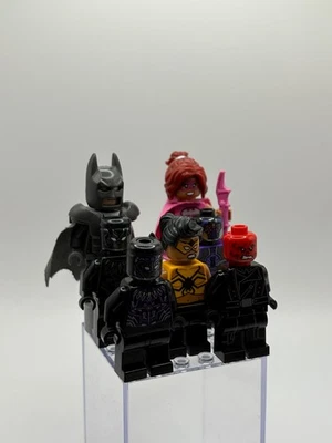 Лот минифигурок супергероев LEGO Marvel DC X 7 Бэтмен, красный череп, тарантул, черный - Изображение 1 из 4