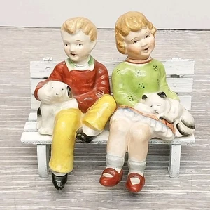Antigua muñeca de cerámica niño y niña en banco perro gato Japón ocupado - Imagen 1 de 4