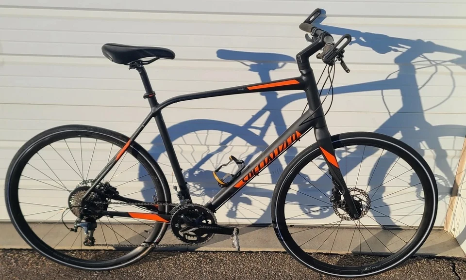 Bicicleta Specialized Sirrus 1.0 Extra Grande Completa Ótimo Estado Preto Laranja  - Imagem 1 de 4