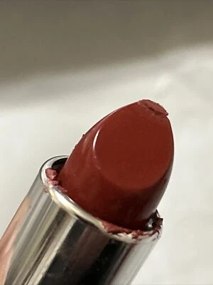 Lápiz labial Nina Ricci #15 (color rojo intenso) mate nuevo sin caja dañada ver foto. Foto 1 de 4