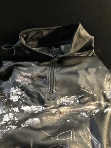 MOSSSY OAK CAMOUFLAGE Nebraska Colosseum 1/4 Zip Pullover Jacket Men's Large NWT - Picture 1 of 13