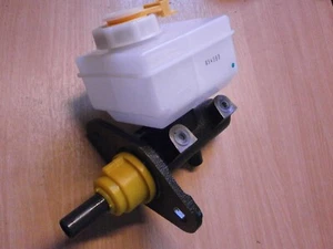 LR013017 Brake Master Cylinder WITH ABS 90 110 130 from 99 Onwards - Picture 1 of 6
