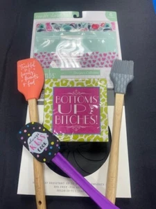 6 Item Gift Set, Kitchen Gadgets, Cooking Utensils, Printed napkins, Air Fryer - Picture 1 of 7