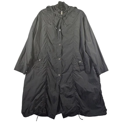 Abrigo impermeable ligero con capucha Longline negro talla S-M de Zara TRF Collection ropa de calle Foto 1 de 4
