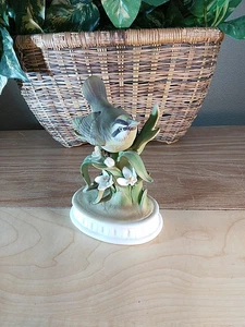 Estatuilla de pájaro Firecrest pintada a mano izquierda de colección KW1707CJ marcada en Japón  - Imagen 1 de 12