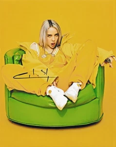 BILLIE EILISH hand signed 8x10 autographed photo with COA - Picture 1 of 2