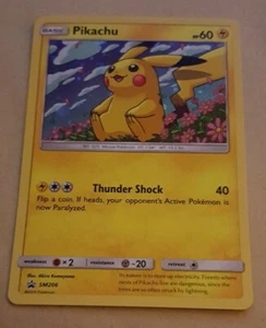 POKEMON PROMO-KARTE - SONNE UND MOND - PIKACHU SM206 (HOLO) NM - Bild 1 von 1