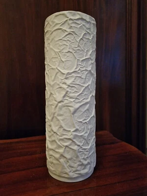 Vintage / Zeitlose weiße Bisquit Vase von Krautheim aus den 70er Jahren - Bild 1 von 4