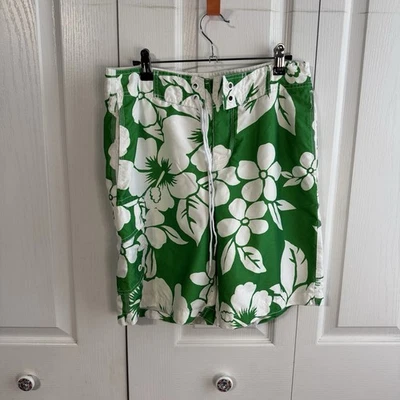 Bañador Old Navy Verde Blanco Bolsillo Carga Hombre Talla Pequeña Barco de Playa Foto 1 de 4