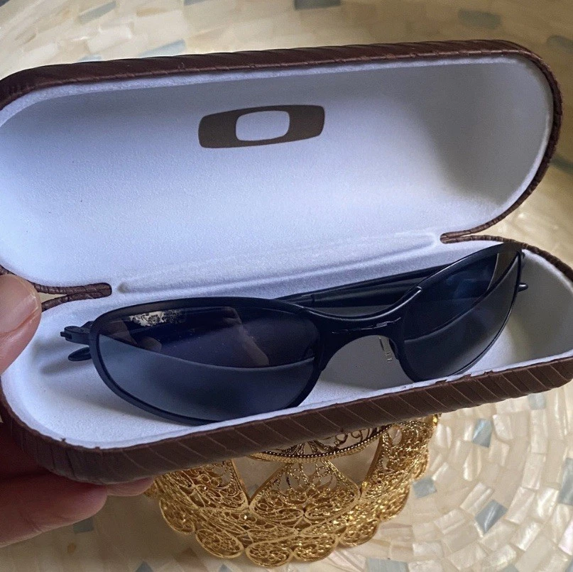 Preços baixos em Óculos de Sol Masculino Oakley Vintage | eBay