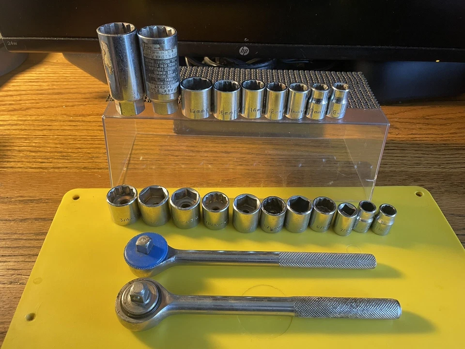 20 JAPAN/TAIWAN 3/8”DRIVE SOCKETS SAE-METRIC PLUS 2-10”RATCHETS USED 9-19MM L82 - Image 1 of 4