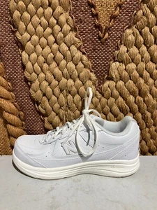 New Balance White Walking Sneaker US Women Size 6.5/ Men Size 5 - Picture 1 of 9
