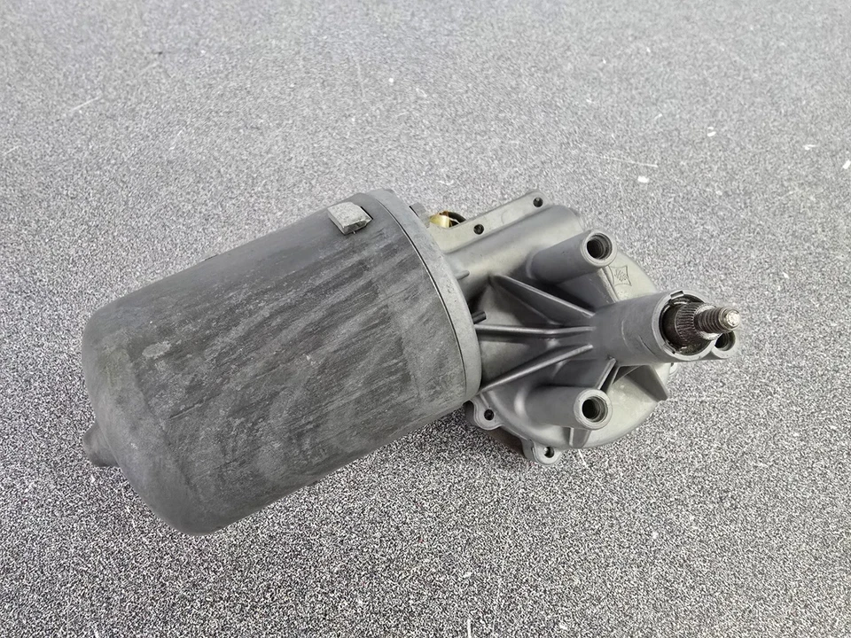 VERY NICE USED ORIGINAL GENUINE PORSCHE 914 WIPER MOTOR 1972-76 NLA - Imagem 1 de 4