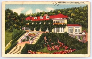 Vintage 1933 Postkarte Ein Landhaus Rochester Minnesota rotes Dach Gartenszene - Bild 1 von 2