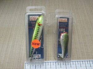 Renegade Lee Sisson 2 WOOD Fishing Lures in Packages Made in USA
